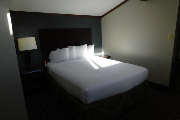 2 Queen Beds Deluxe Room (18 of 41)