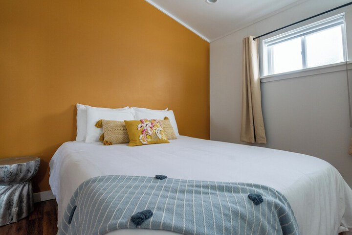 Room 16 of 49