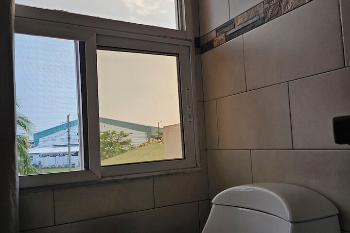 Room 14 of 18