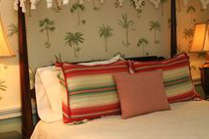 Room 26 of 71
