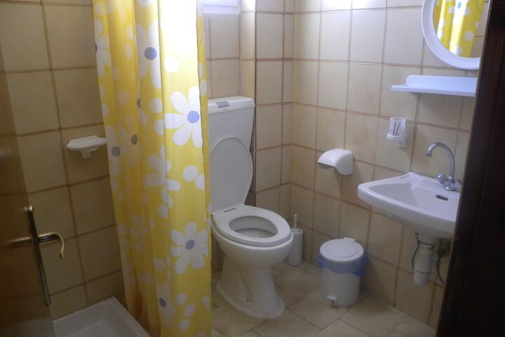 Room 42 of 48