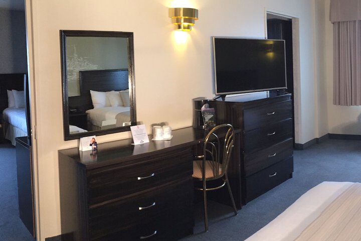 2 Double Beds (4 of 5)