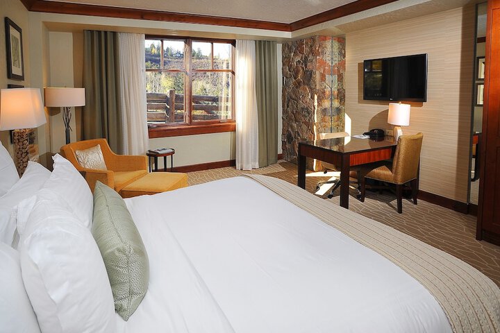 Room 4 of 25