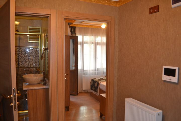 Room 15 of 31