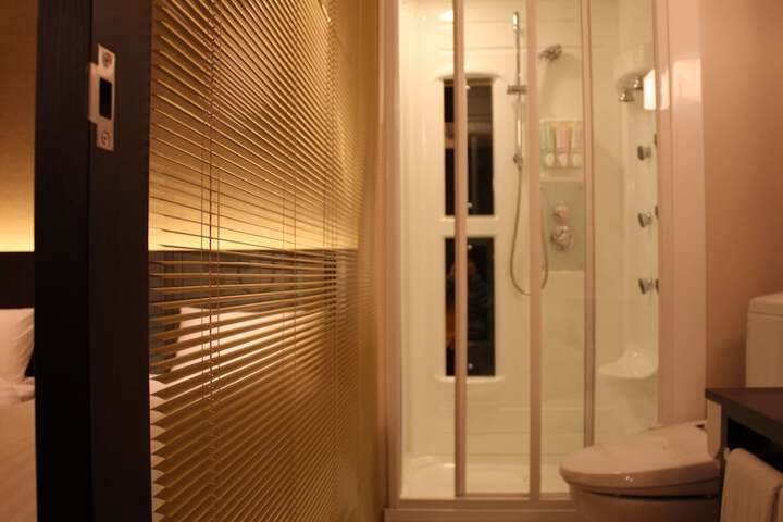 Room 45 of 72