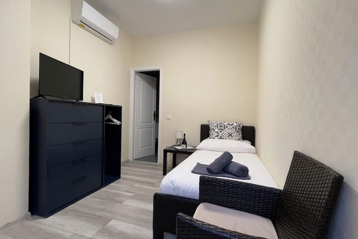 Room 50 of 94