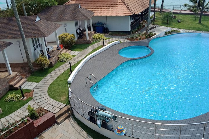 Pool 15 of 30
