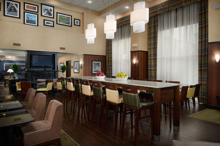 Breakfast area