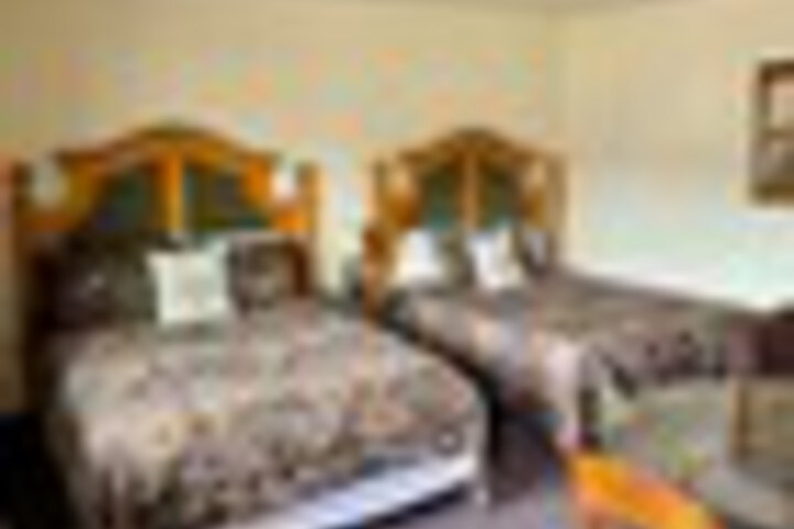 Room 32 of 102