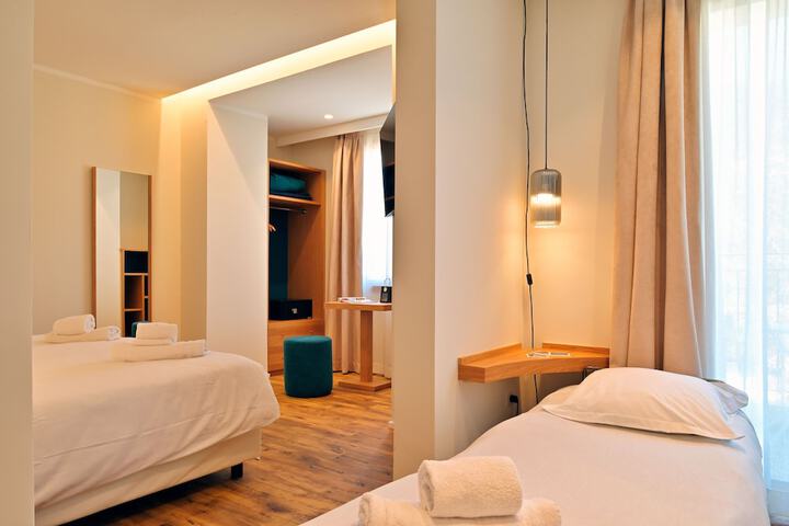 Room 7 of 62