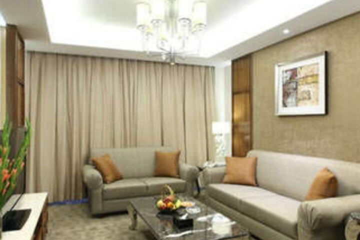 Room 3 of 73