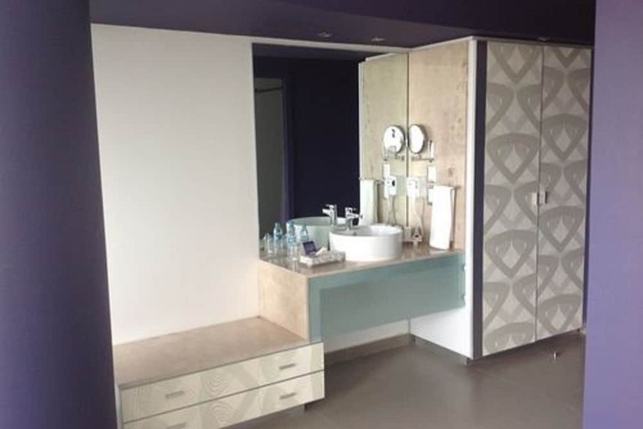 Room 48 of 75
