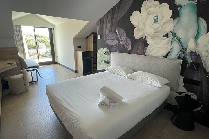 Room 9 of 51