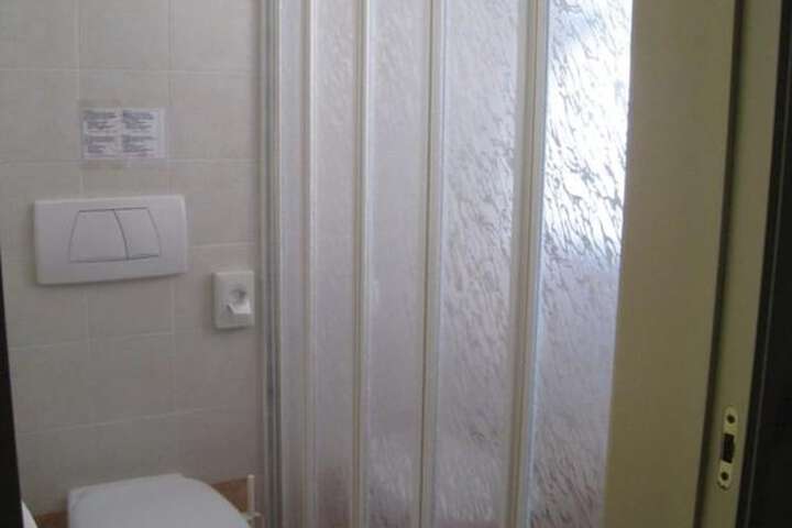 Room 9 of 23