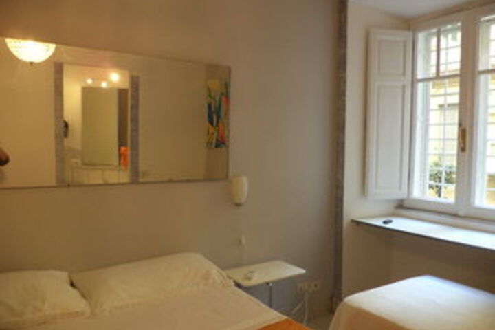 Room 7 of 14