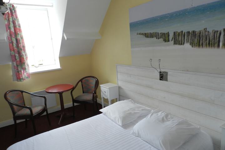 Room 9 of 83