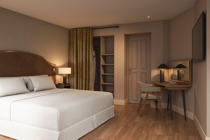 Room 21 of 35
