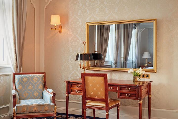 Room 49 of 238
