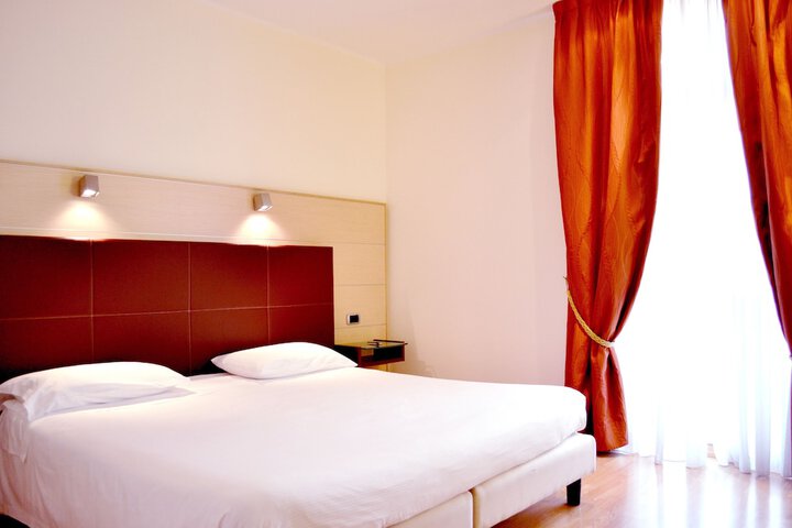 Room 7 of 111