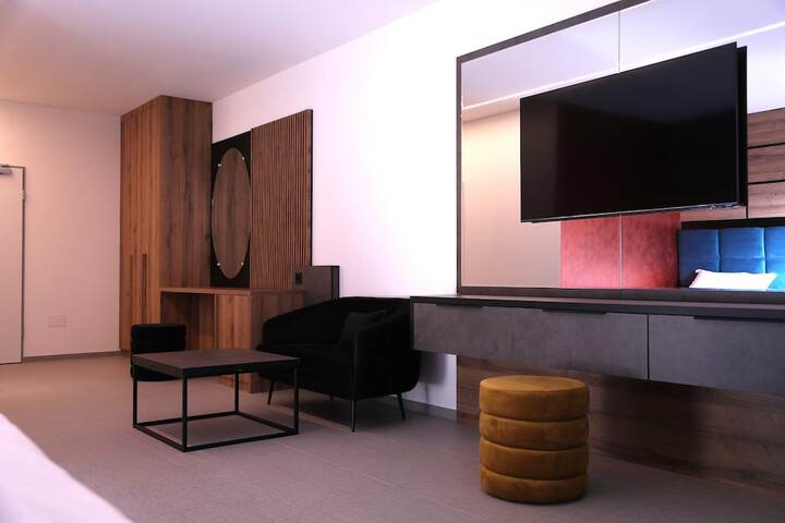 Room 9 of 21