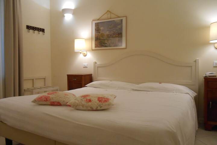 Room 8 of 40