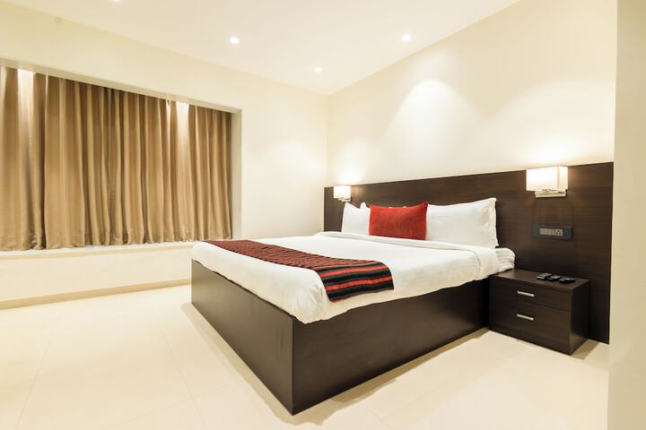 Room 5 of 7