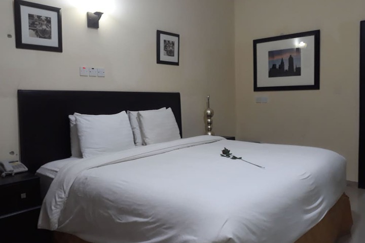 Room 10 of 62