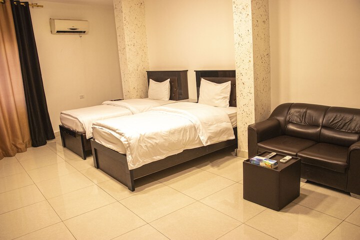 Room 16 of 29