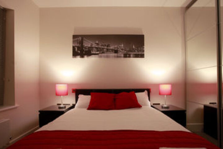 Room 17 of 40