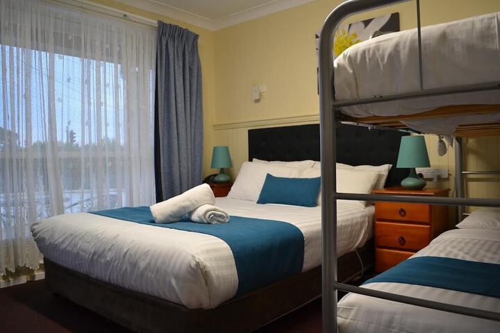 Room 4 of 19