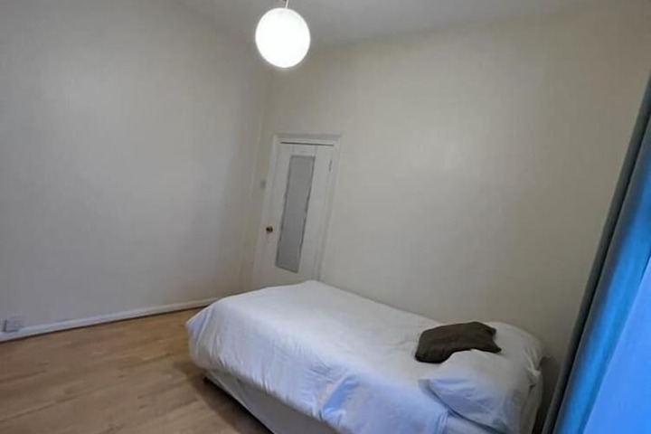 Room 6 of 64
