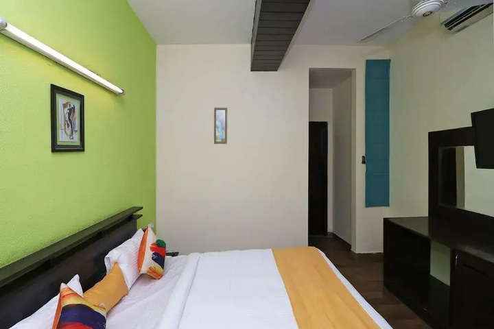 Room 3 of 17
