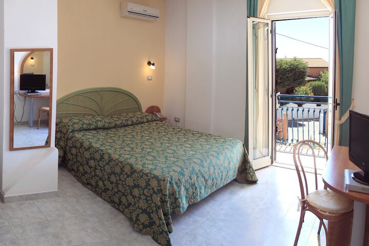 Room 6 of 67