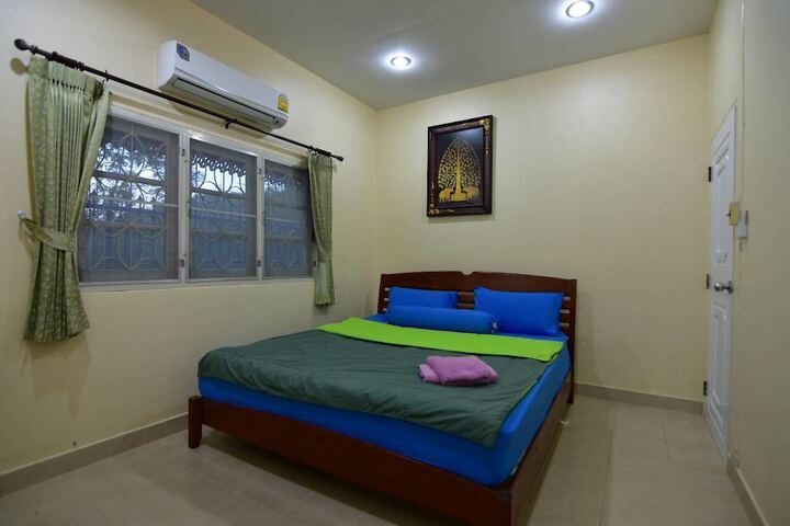 Room 3 of 16