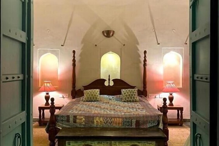Room 3 of 28