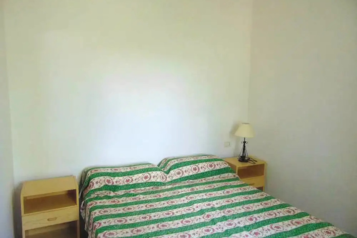 Room 5 of 18