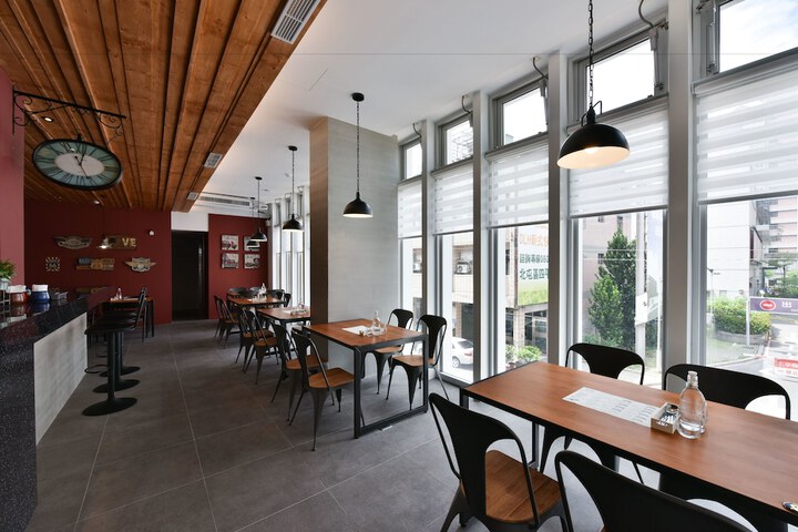 Dining 109 of 120