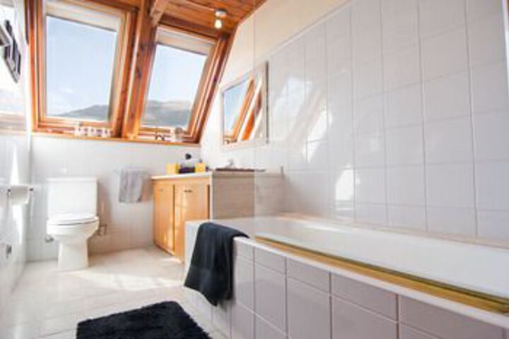 Room 3 of 44