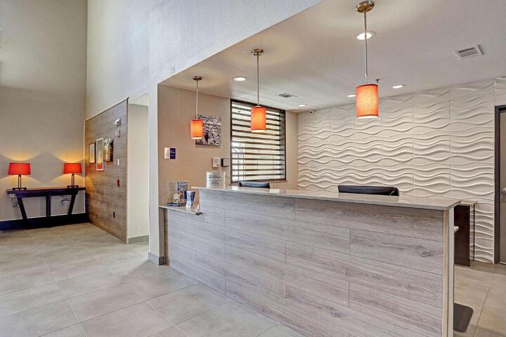 Guest Lobby