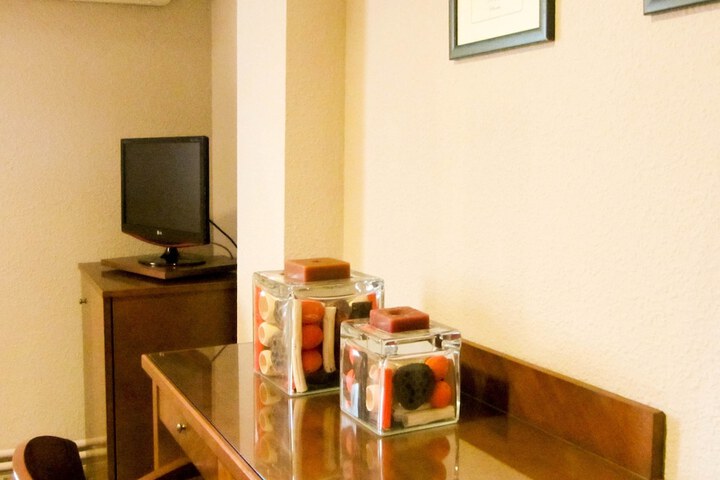 Room 21 of 32