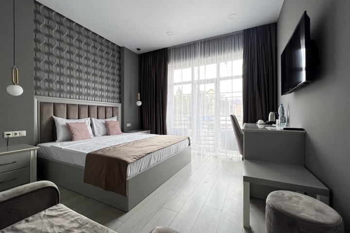 AREDO HOTEL