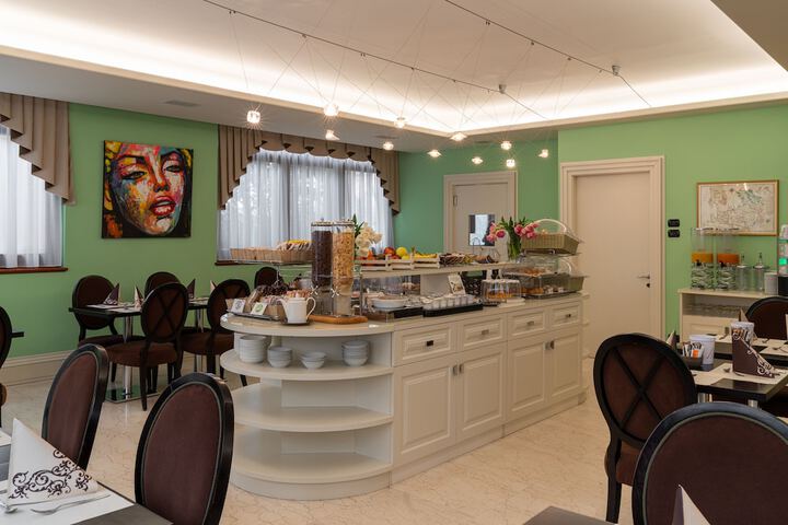 Breakfast area