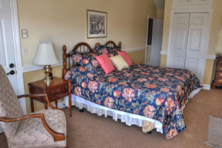 Room 7 of 28