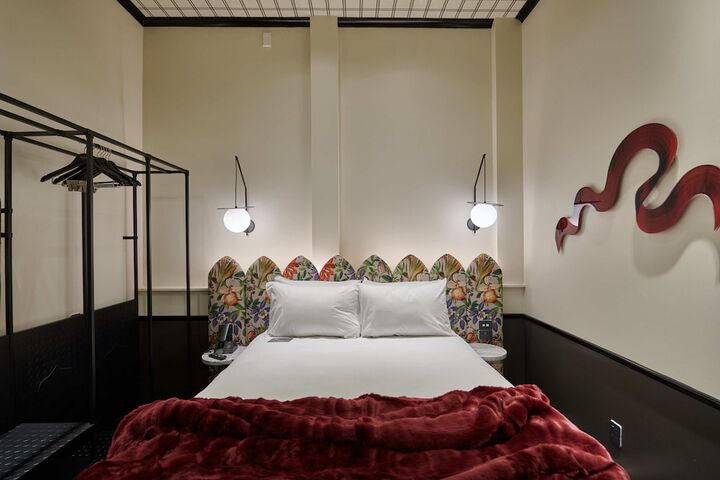 Room 6 of 44