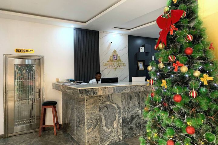 LINTOC HOTEL & SUITES LTD