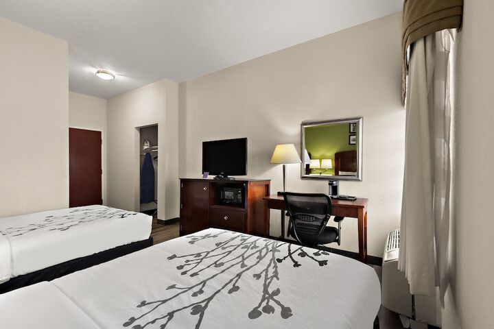 2 Double Beds (1 of 6)