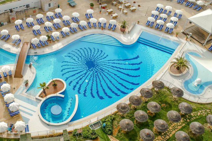 Pool 38 of 73