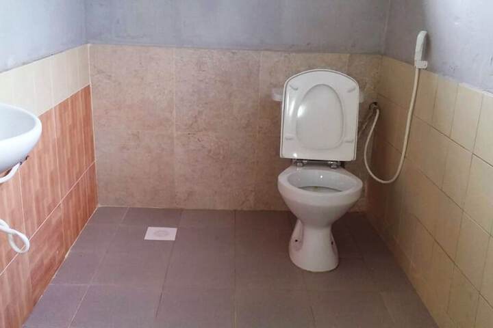 Room 13 of 27