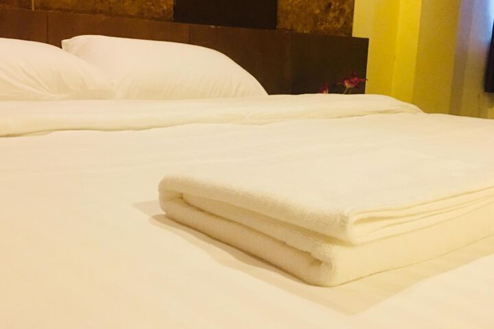 Room 15 of 34