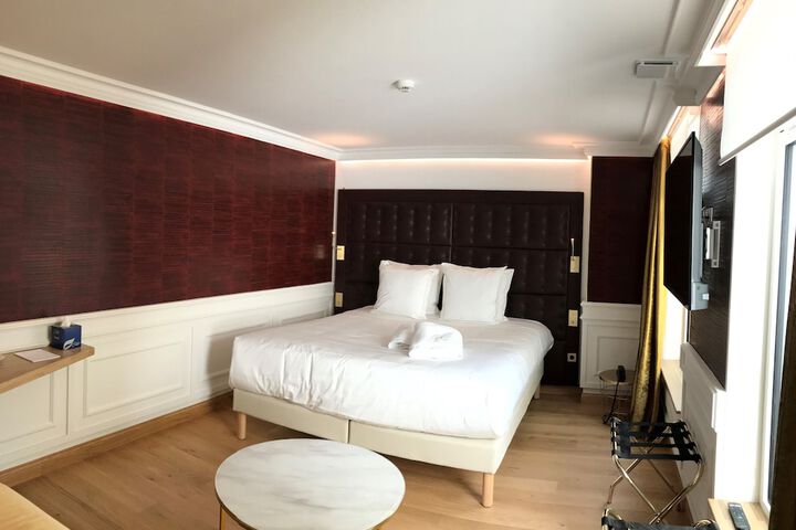Room 16 of 71